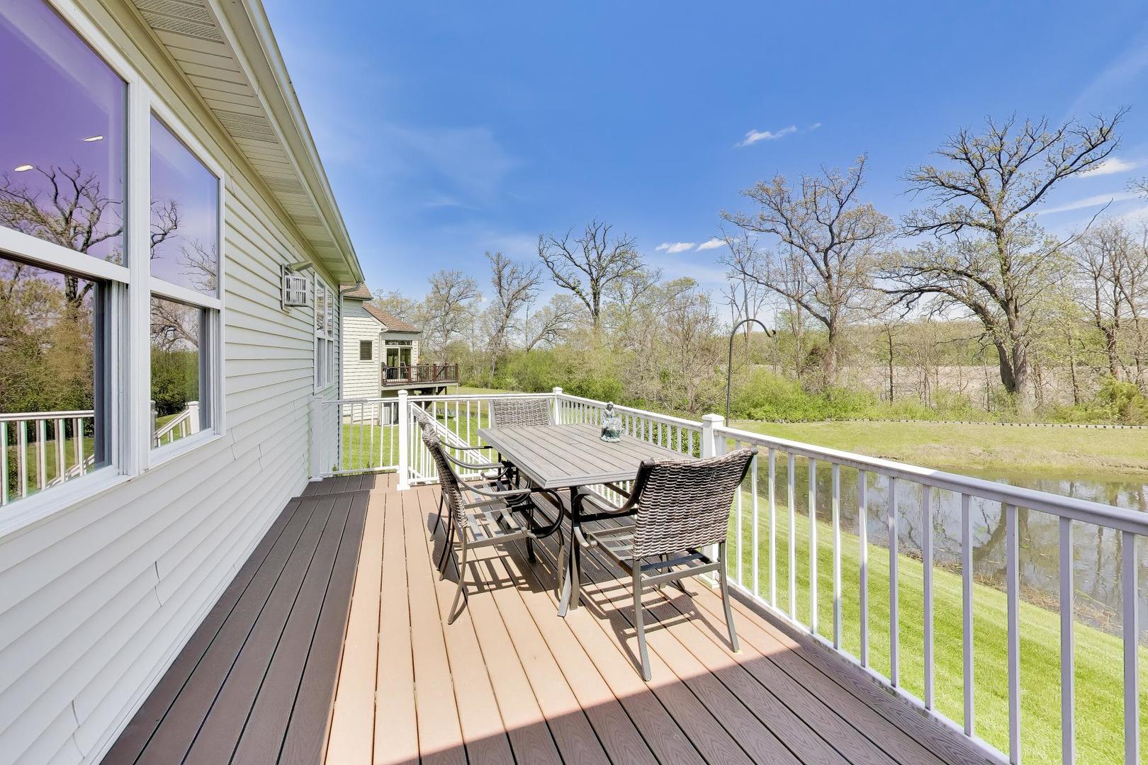 1126 Oak Point Court Antioch IL 60002