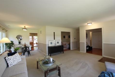 206 East Cunningham Drive Palatine IL 60067