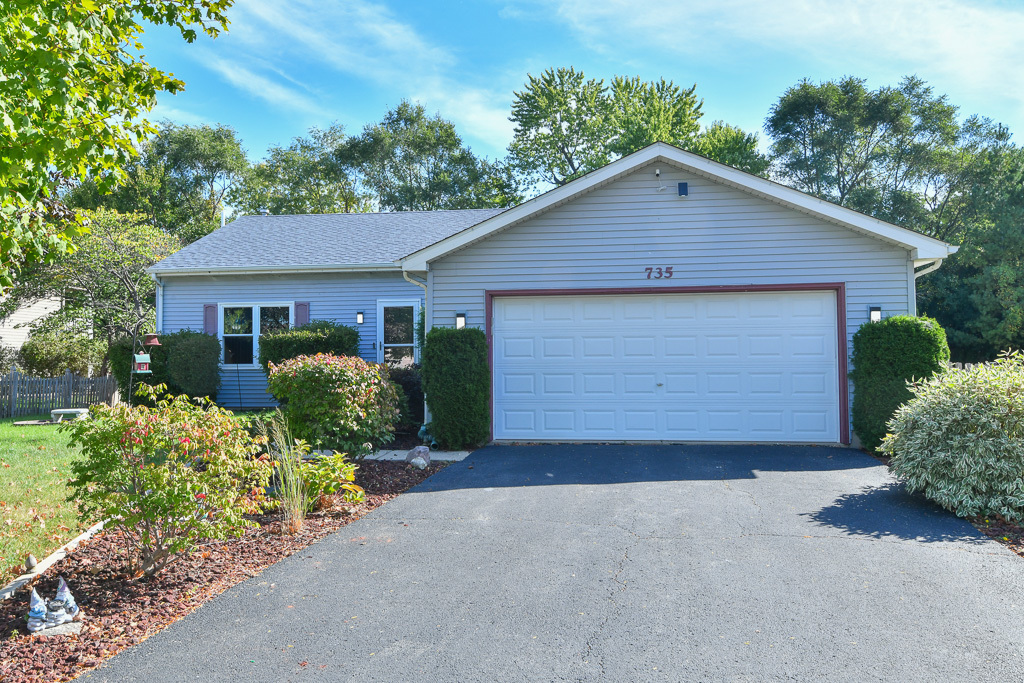 735 Creek Bend Lane Antioch IL 60002