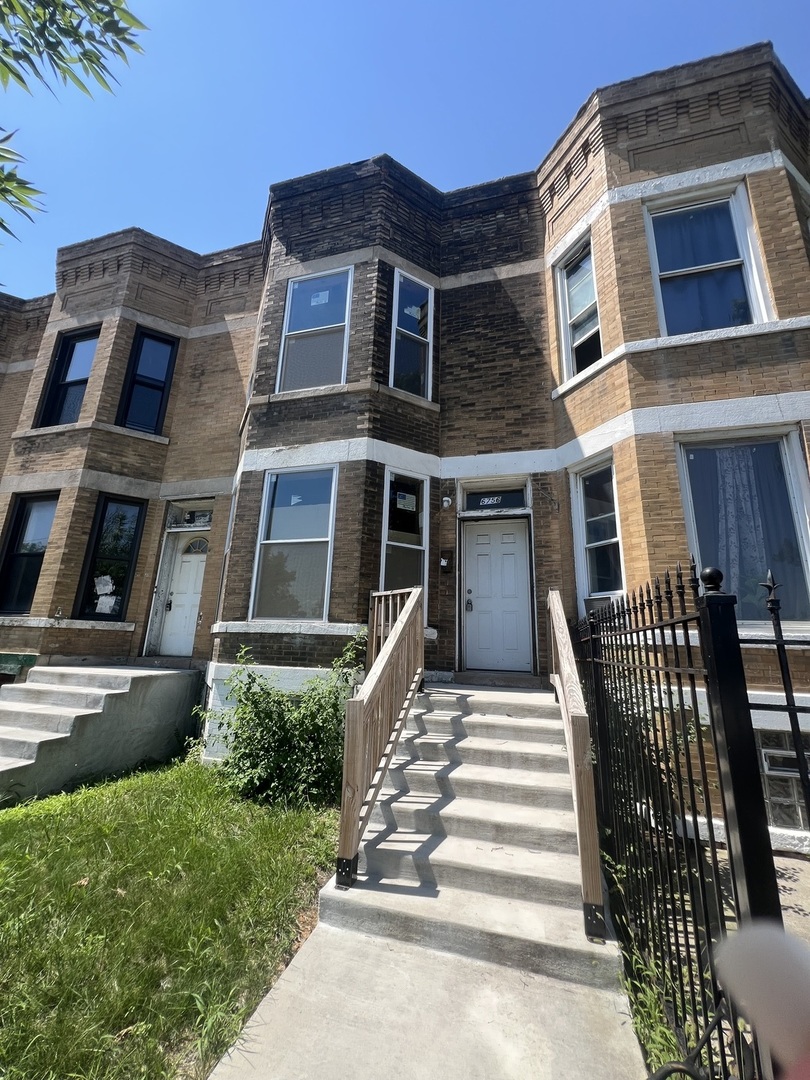 6756 South Lafayette Avenue Chicago IL 60621
