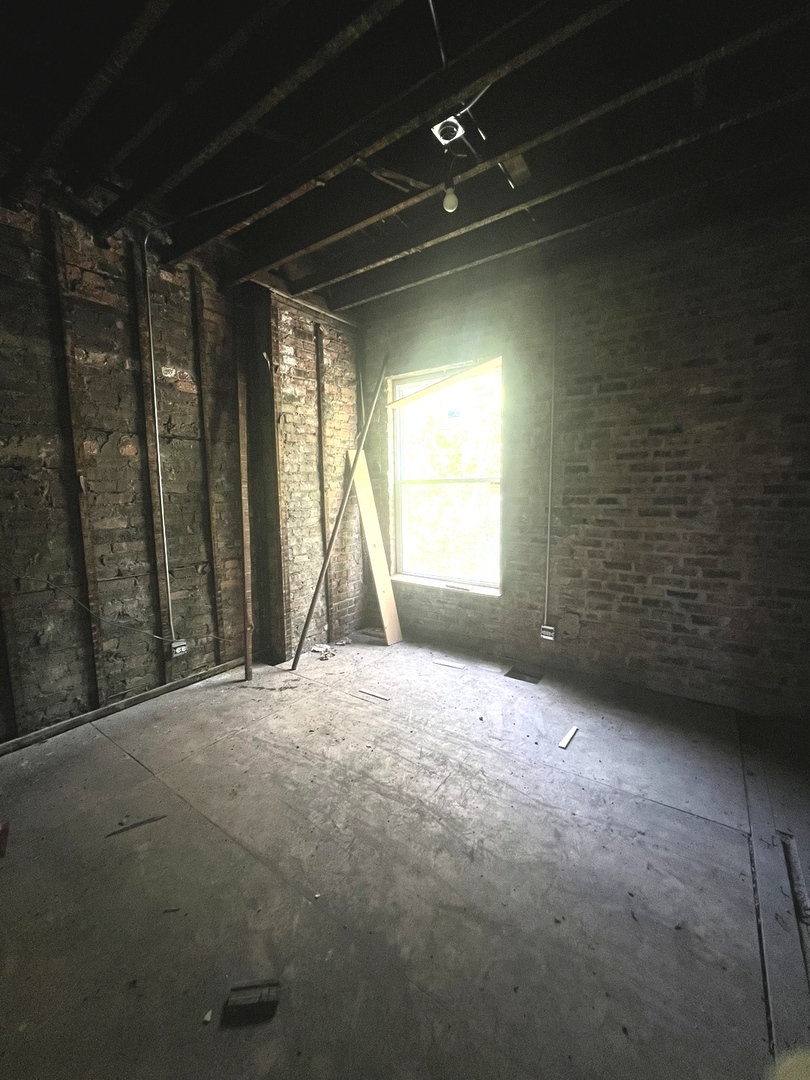 6756 South Lafayette Avenue Chicago IL 60621