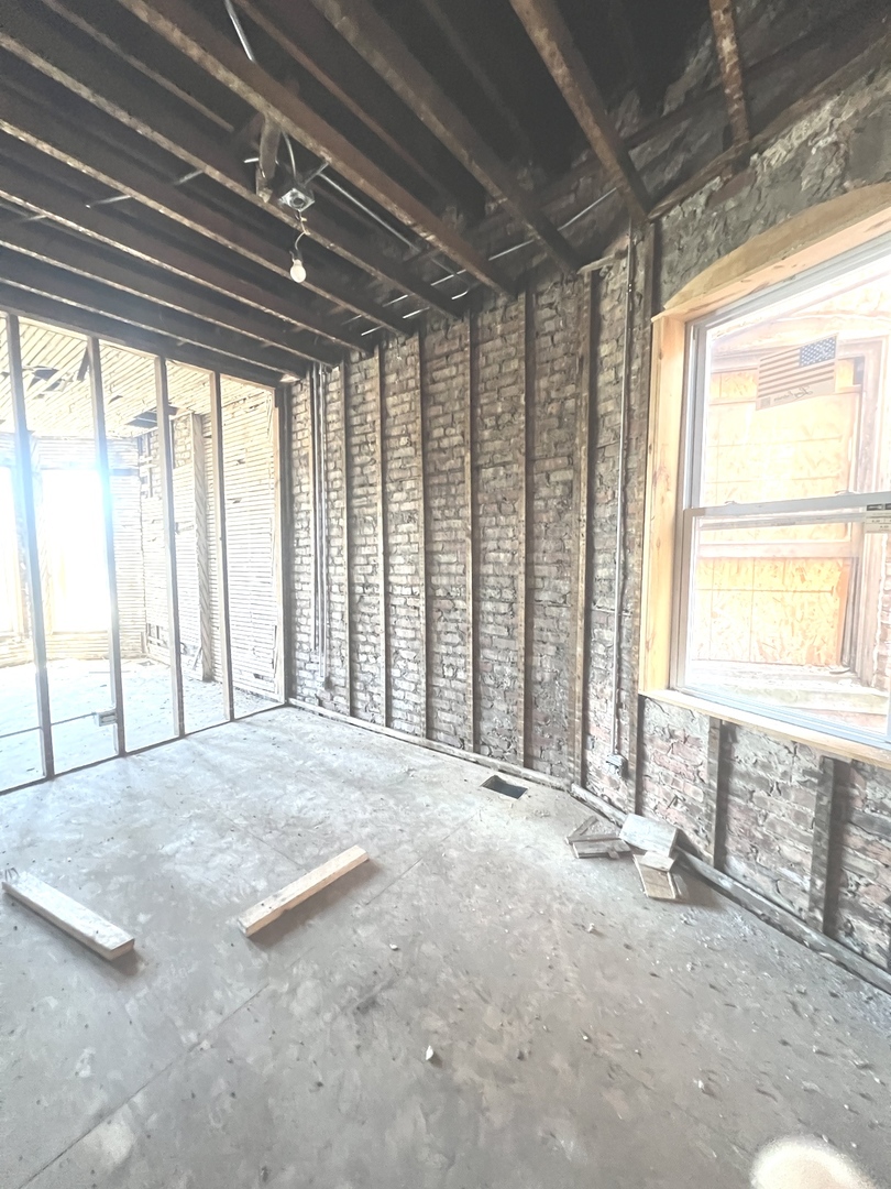 6756 South Lafayette Avenue Chicago IL 60621