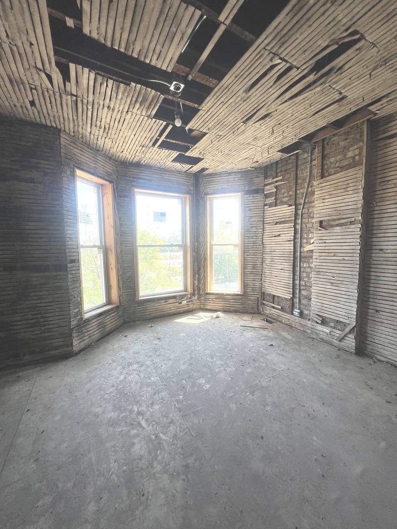 6756 South Lafayette Avenue Chicago IL 60621