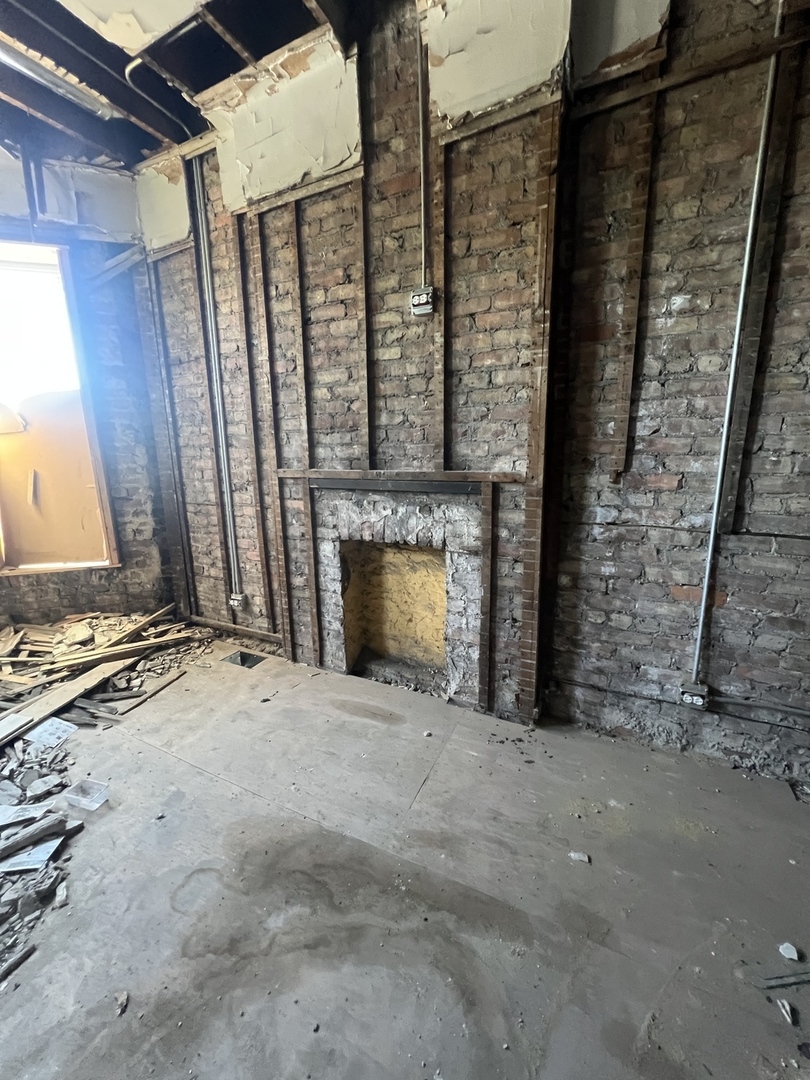 6756 South Lafayette Avenue Chicago IL 60621