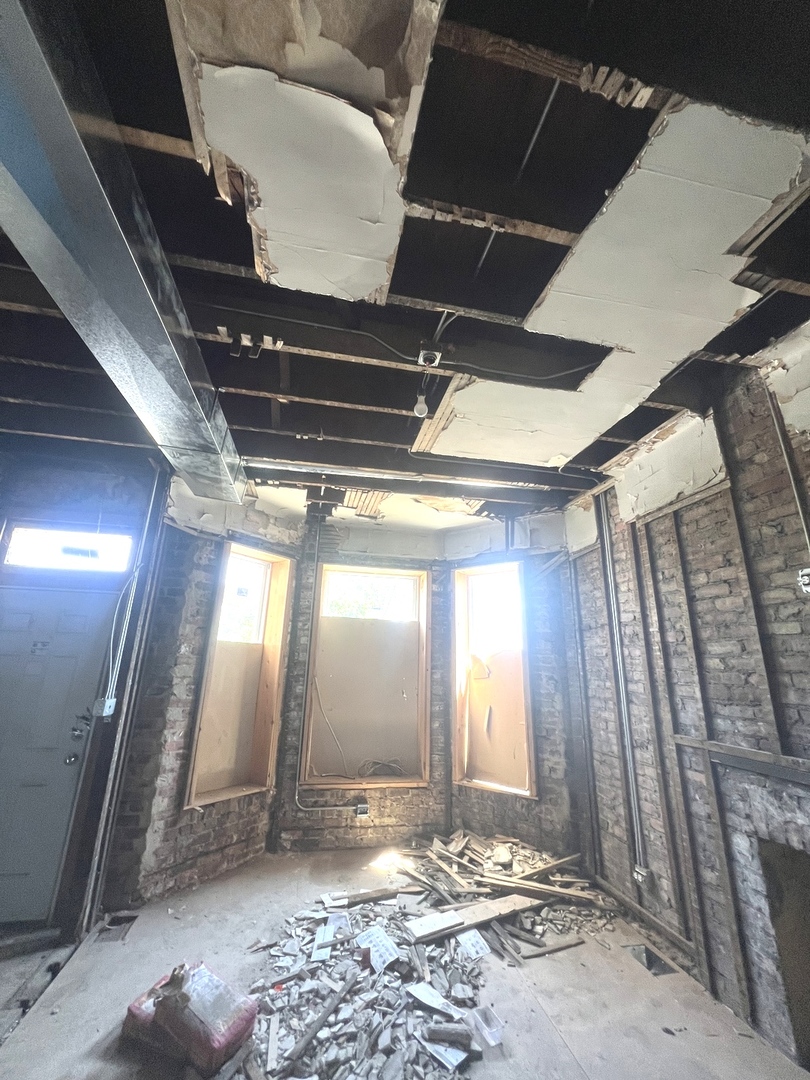 6756 South Lafayette Avenue Chicago IL 60621