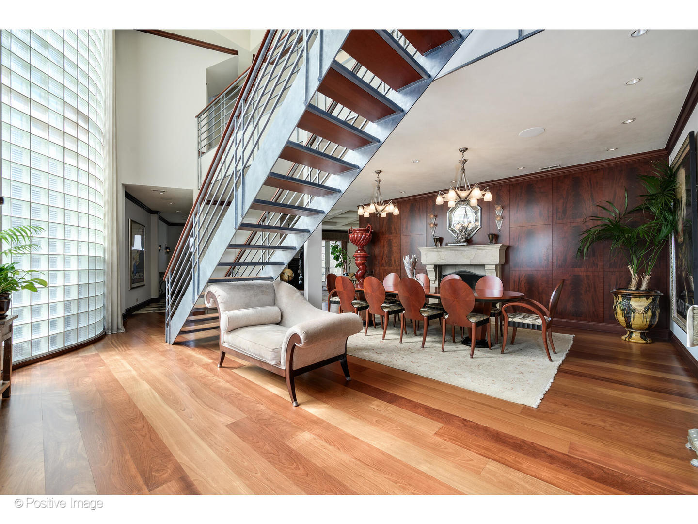 1811 North Howe Street Chicago IL 60614