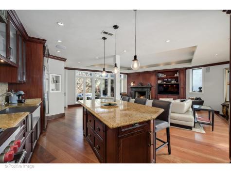 1811 North Howe Street Chicago IL 60614