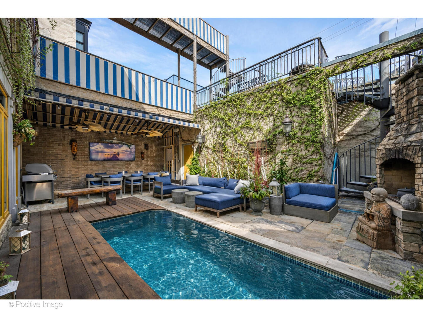 1811 North Howe Street Chicago IL 60614