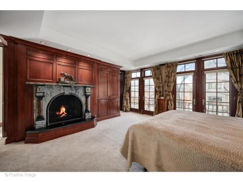 1811 North Howe Street Chicago IL 60614