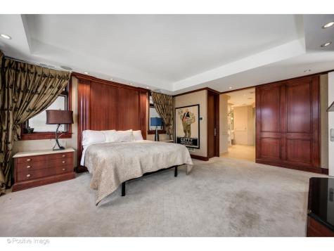 1811 North Howe Street Chicago IL 60614