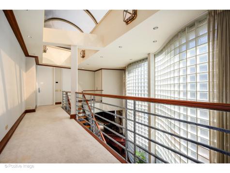 1811 North Howe Street Chicago IL 60614