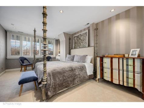 1811 North Howe Street Chicago IL 60614