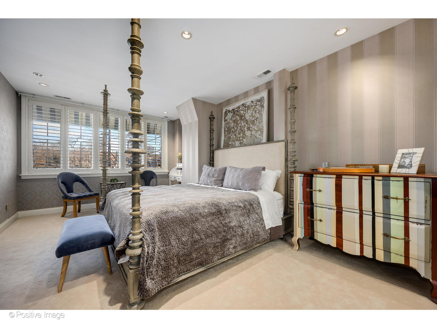 1811 North Howe Street Chicago IL 60614