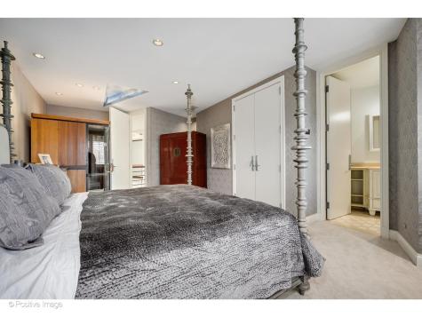 1811 North Howe Street Chicago IL 60614