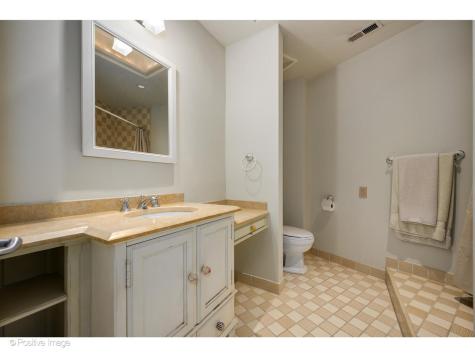 1811 North Howe Street Chicago IL 60614