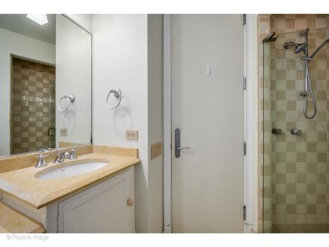 1811 North Howe Street Chicago IL 60614