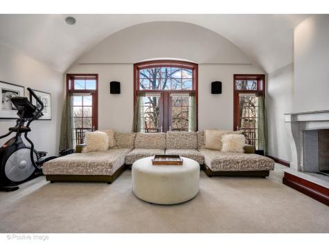 1811 North Howe Street Chicago IL 60614