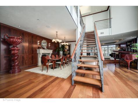 1811 North Howe Street Chicago IL 60614