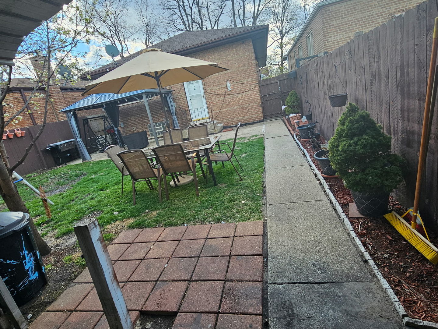 10955 South Mackinaw Avenue Chicago IL 60617