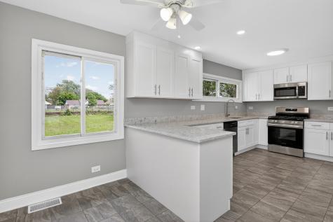 1125 Suffolk Avenue Westchester IL 60154