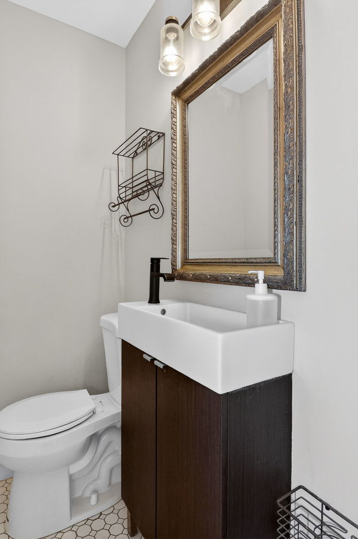 2S638 Enrico Fermi Court Warrenville IL 60555