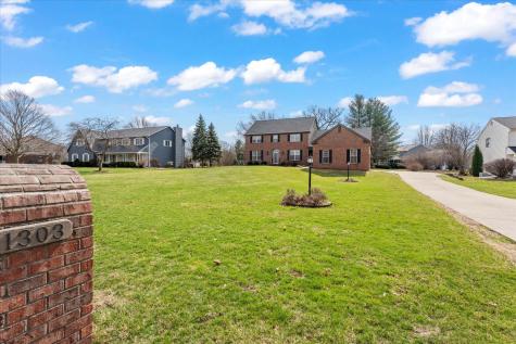 1303 Hickory Tree Court Mahomet IL 61853