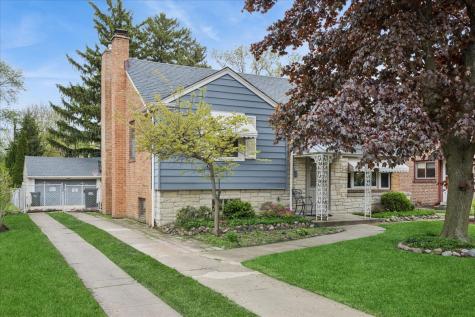 285 Desplaines Avenue Riverside IL 60546