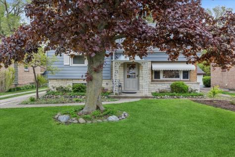 285 Desplaines Avenue Riverside IL 60546
