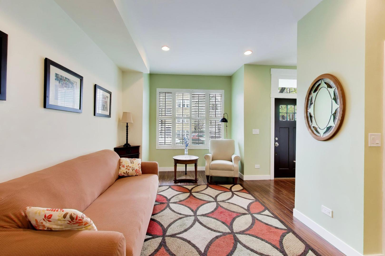 3526 West Mclean Avenue Chicago IL 60647