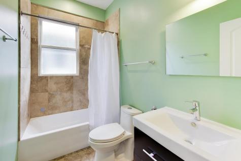 3526 West Mclean Avenue Chicago IL 60647