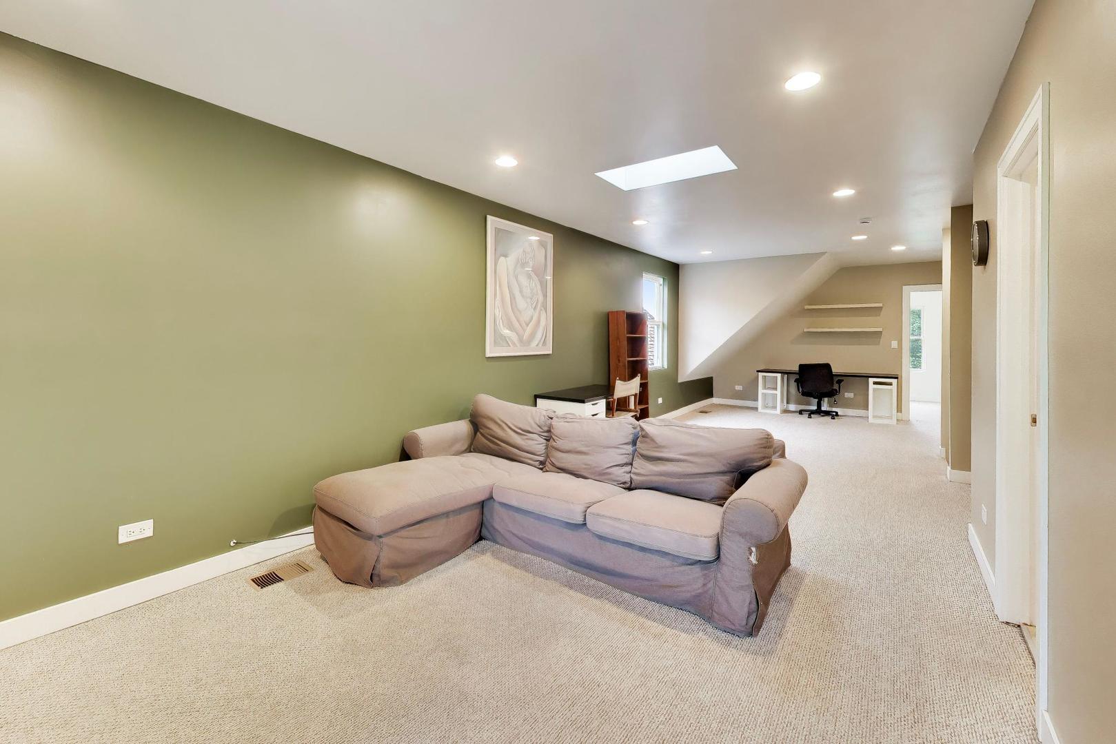 3526 West Mclean Avenue Chicago IL 60647