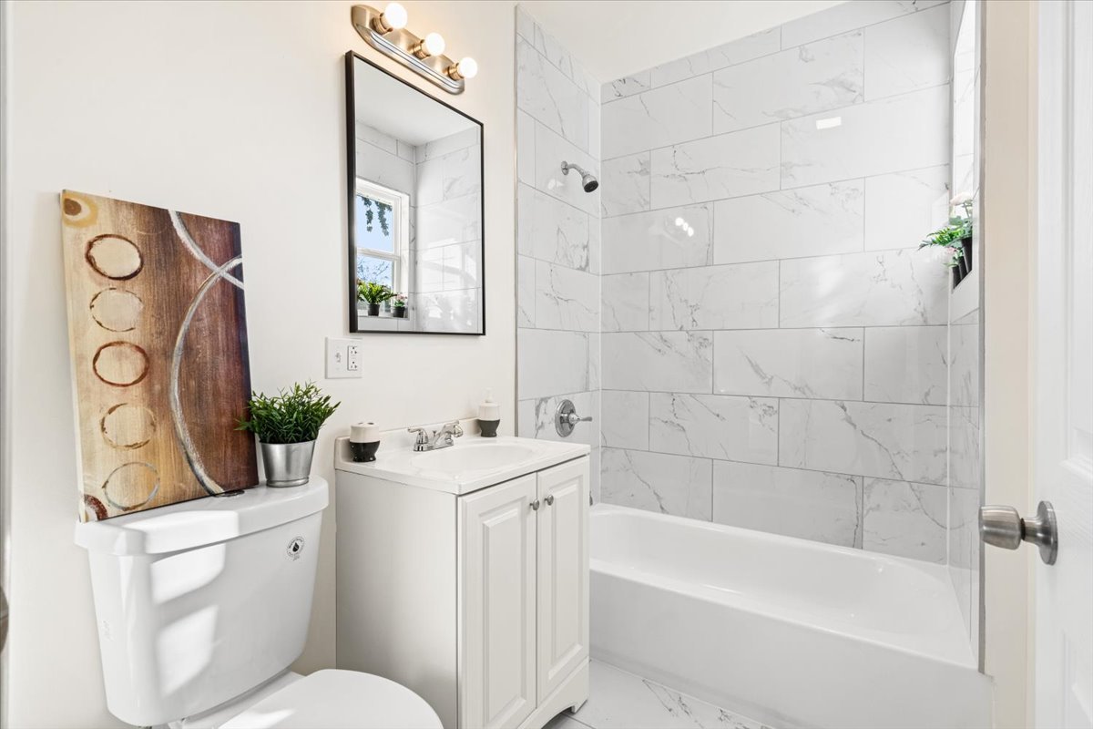 8403 South Sangamon Street Chicago IL 60620