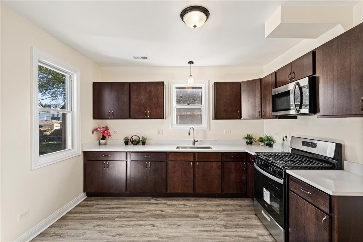 8403 South Sangamon Street Chicago IL 60620