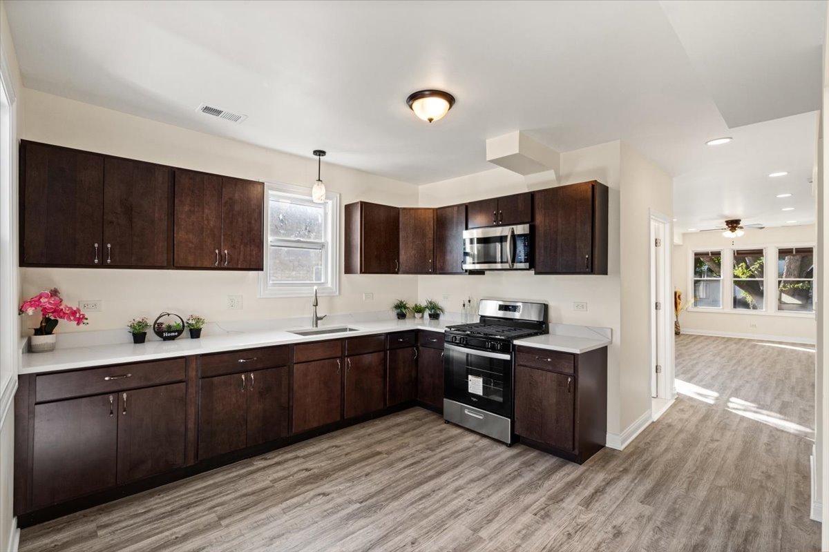 8403 South Sangamon Street Chicago IL 60620