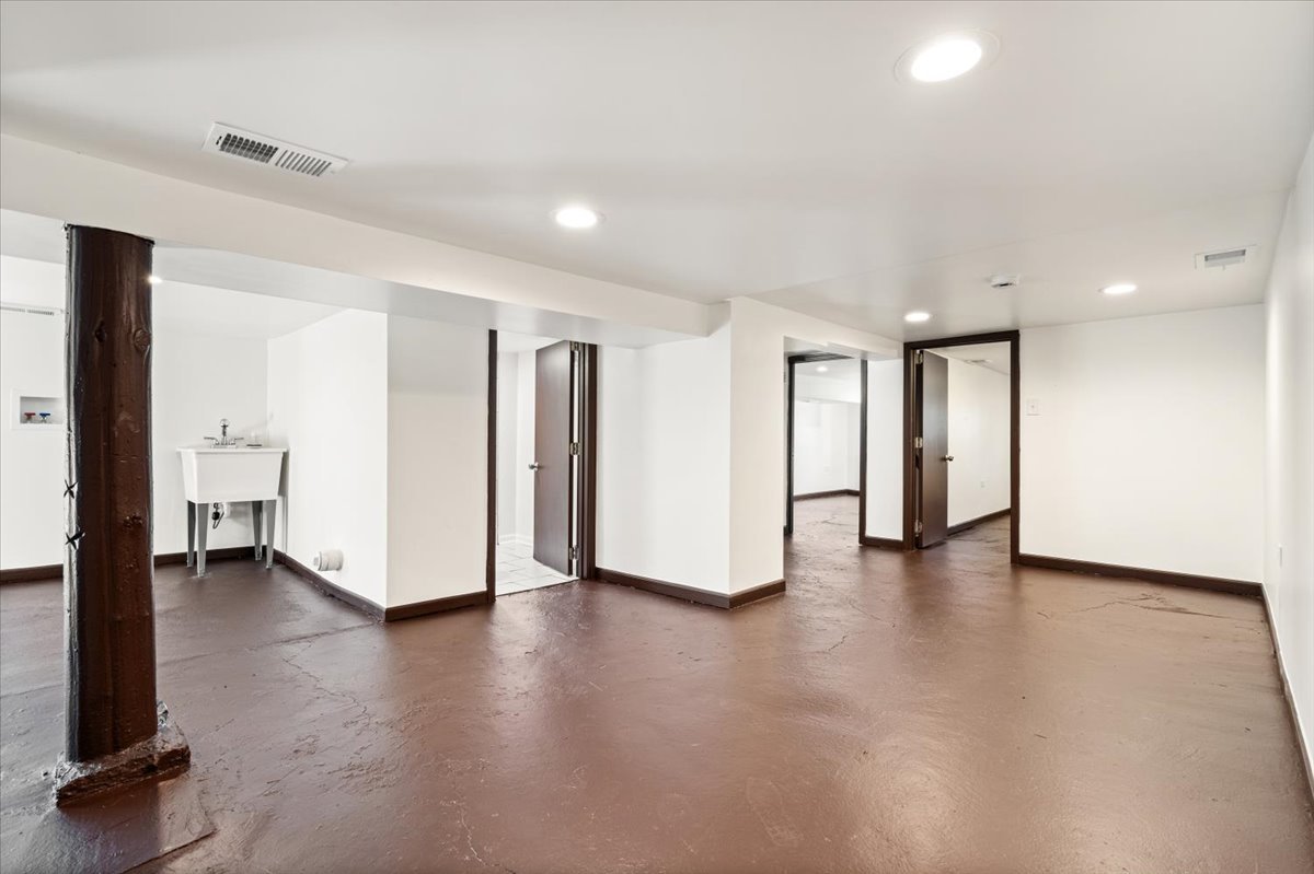 8403 South Sangamon Street Chicago IL 60620