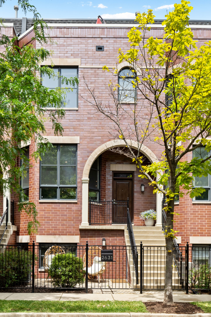 2631 North Hartland Court Chicago IL 60614