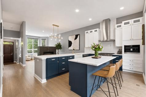 2631 North Hartland Court Chicago IL 60614