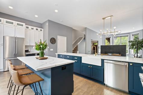 2631 North Hartland Court Chicago IL 60614
