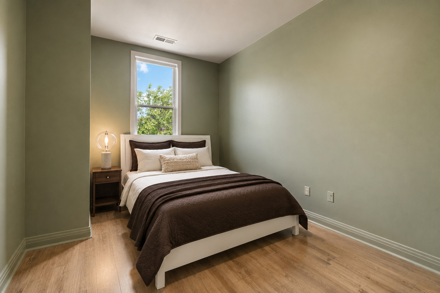 2631 North Hartland Court Chicago IL 60614