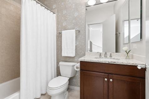 2631 North Hartland Court Chicago IL 60614
