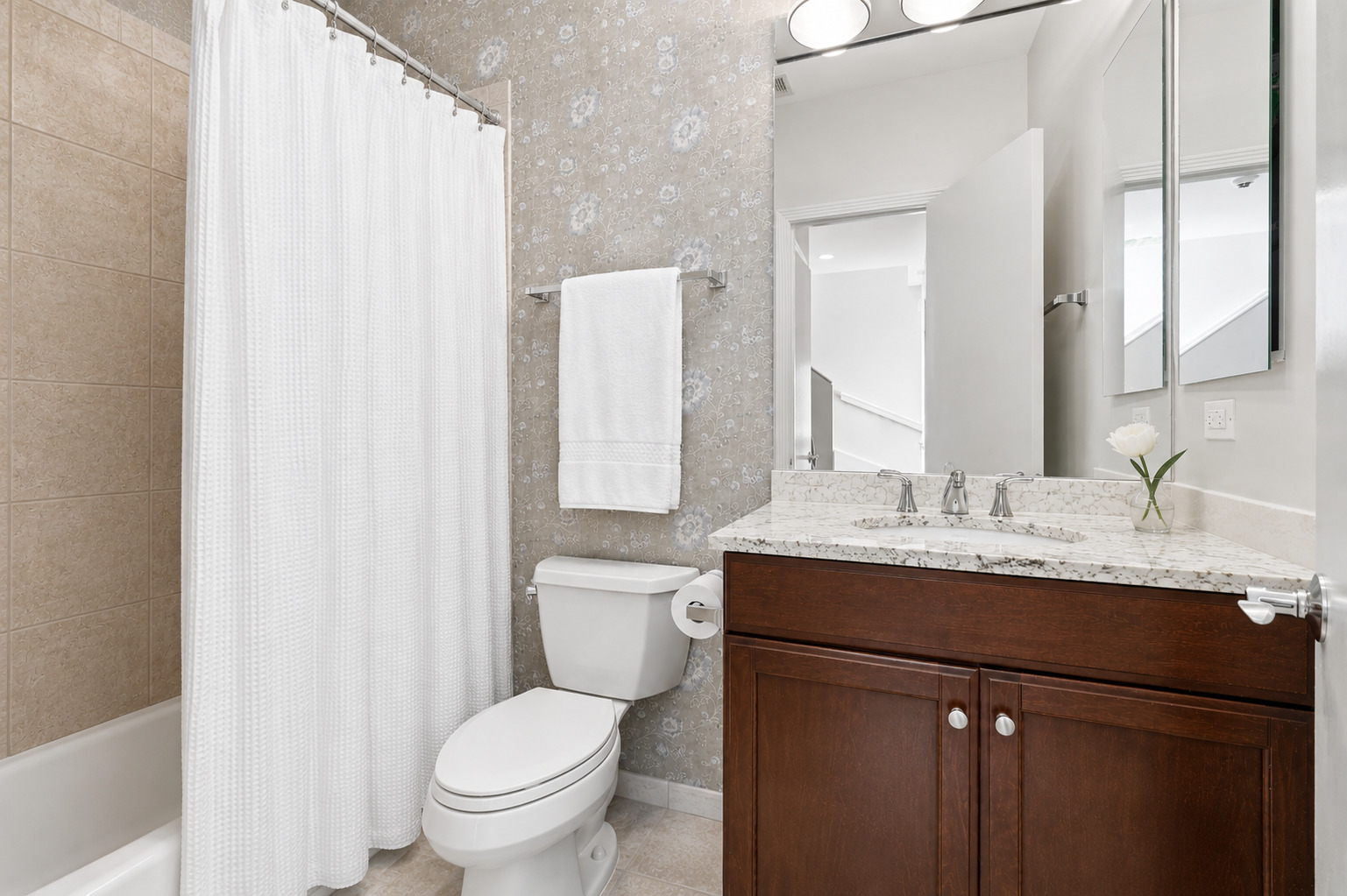 2631 North Hartland Court Chicago IL 60614