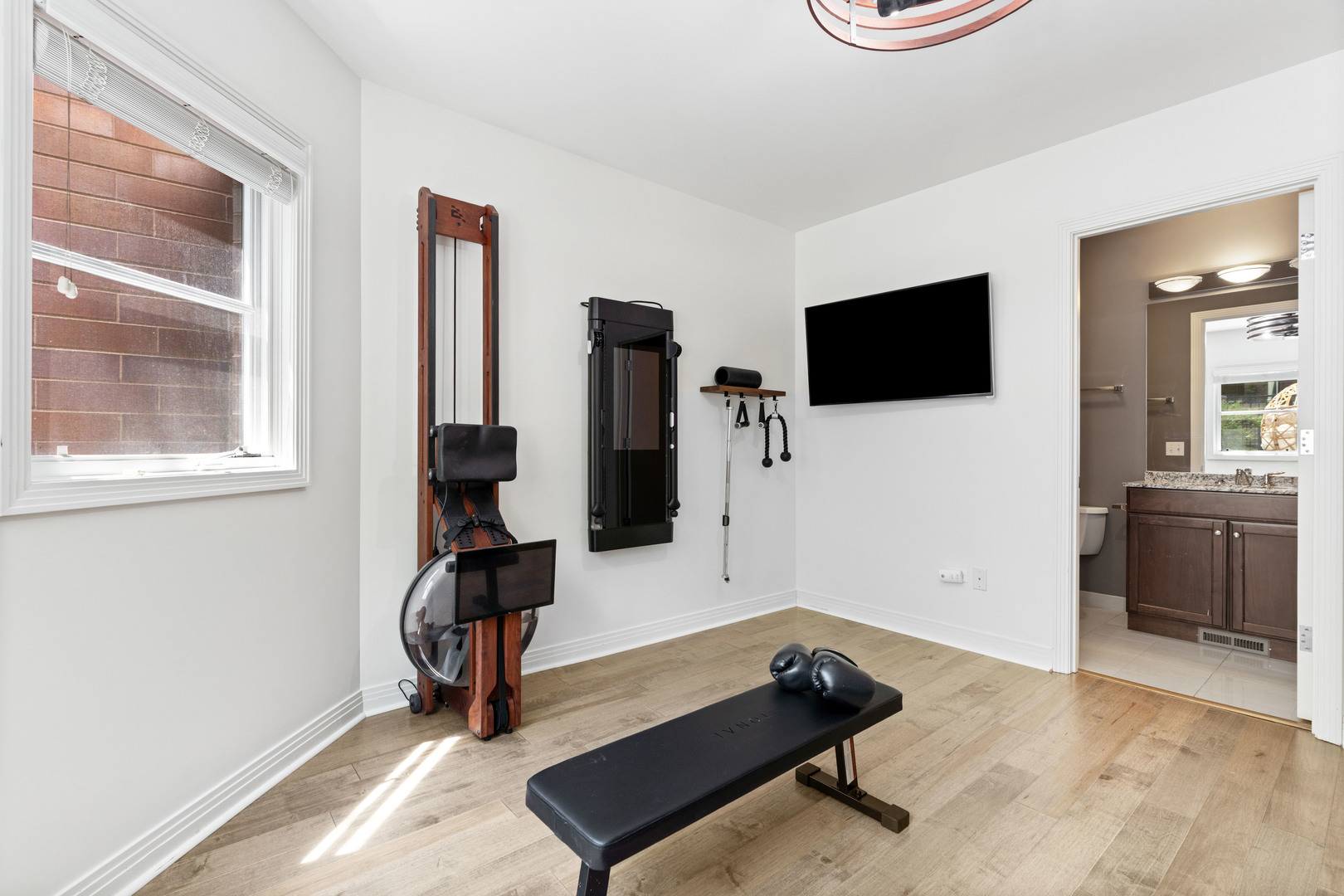 2631 North Hartland Court Chicago IL 60614