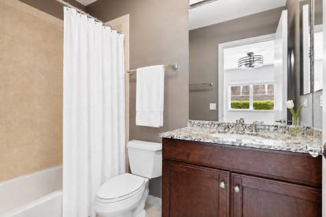 2631 North Hartland Court Chicago IL 60614