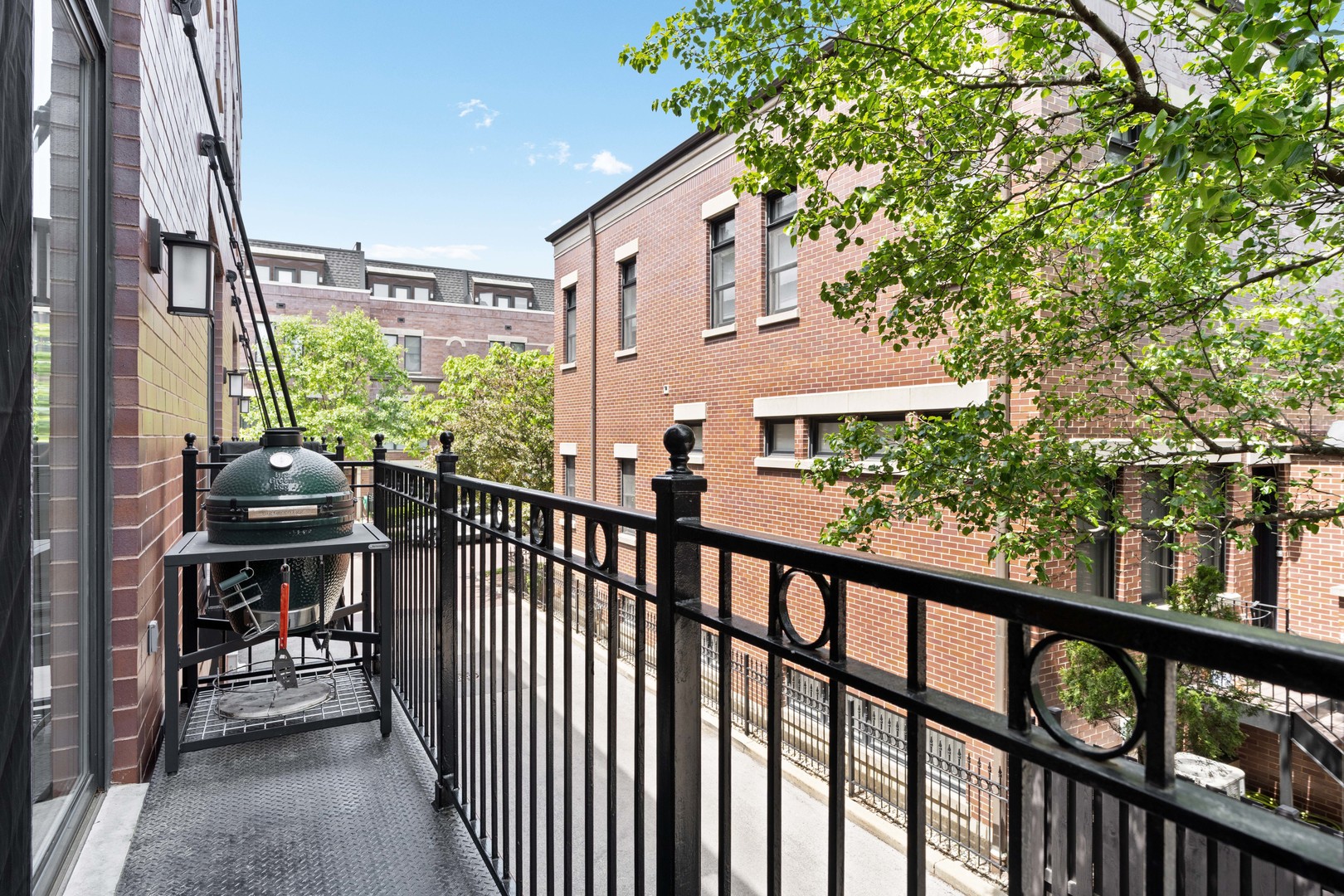 2631 North Hartland Court Chicago IL 60614