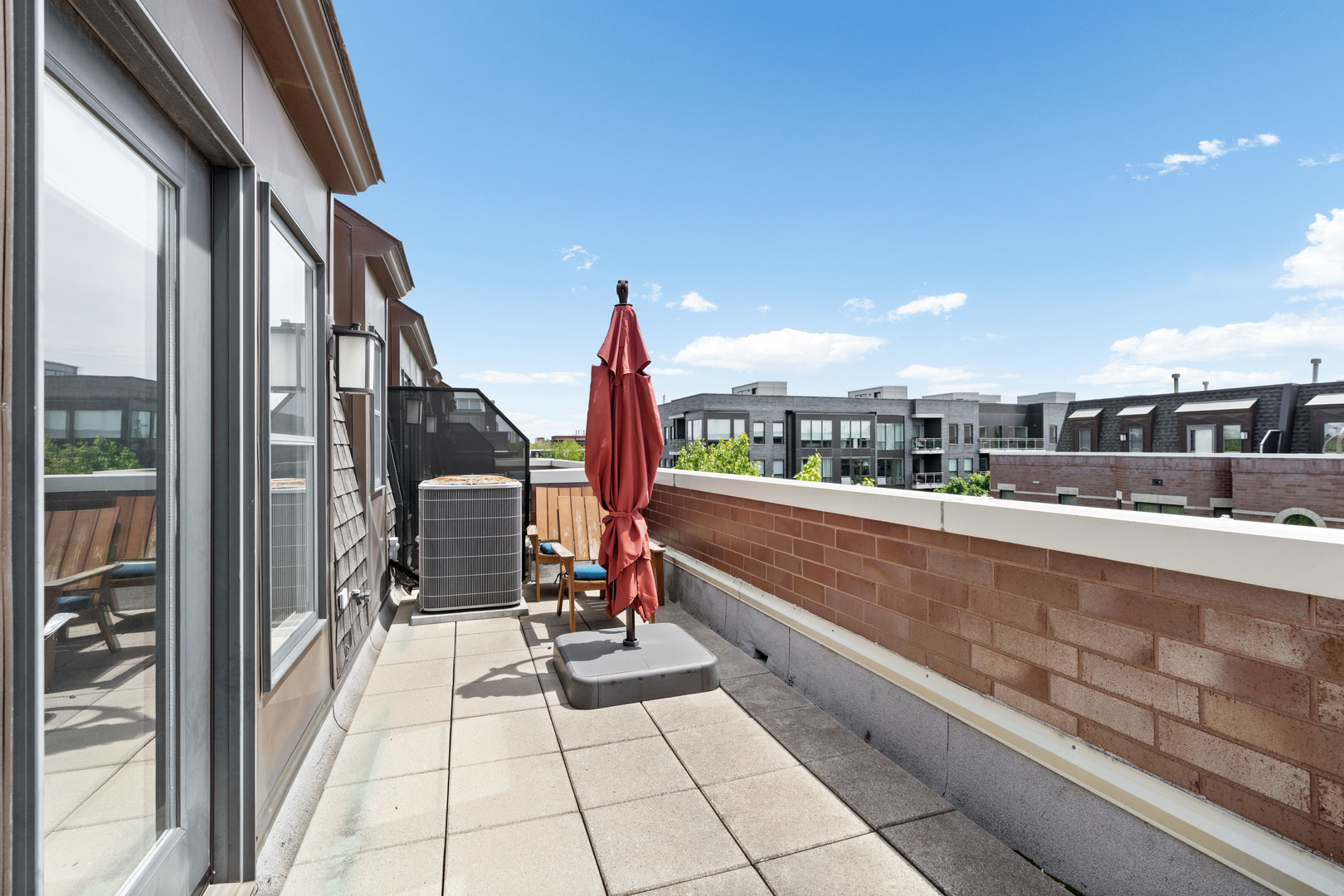 2631 North Hartland Court Chicago IL 60614