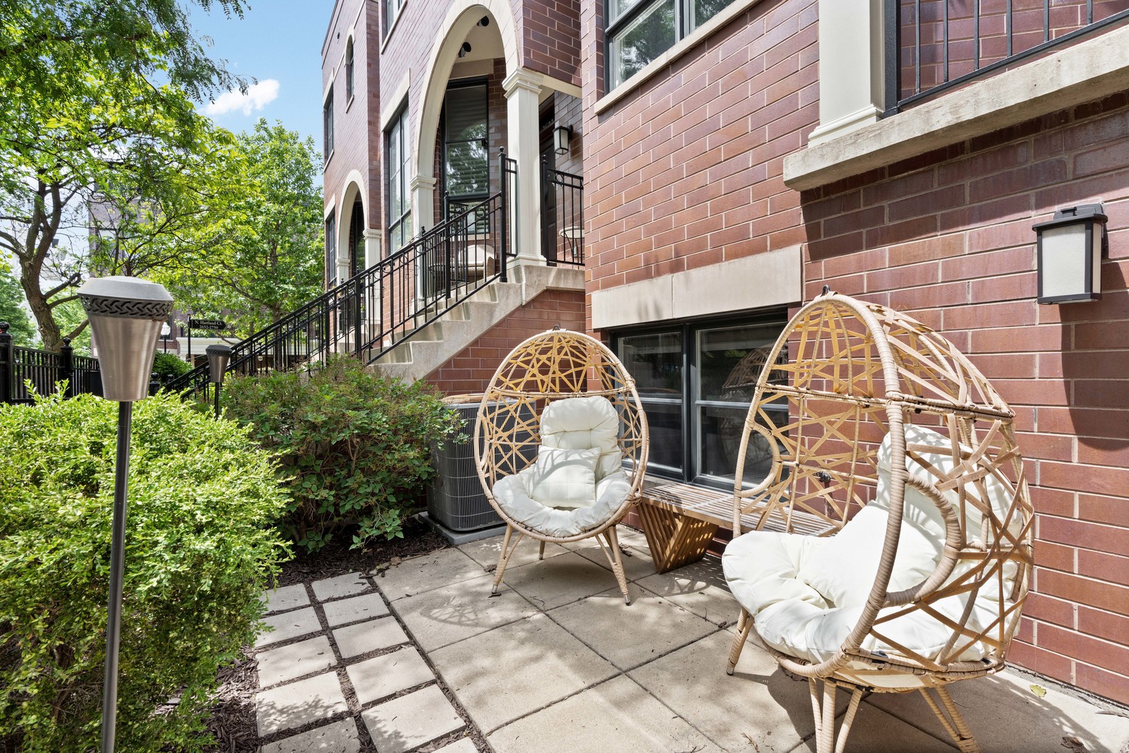 2631 North Hartland Court Chicago IL 60614