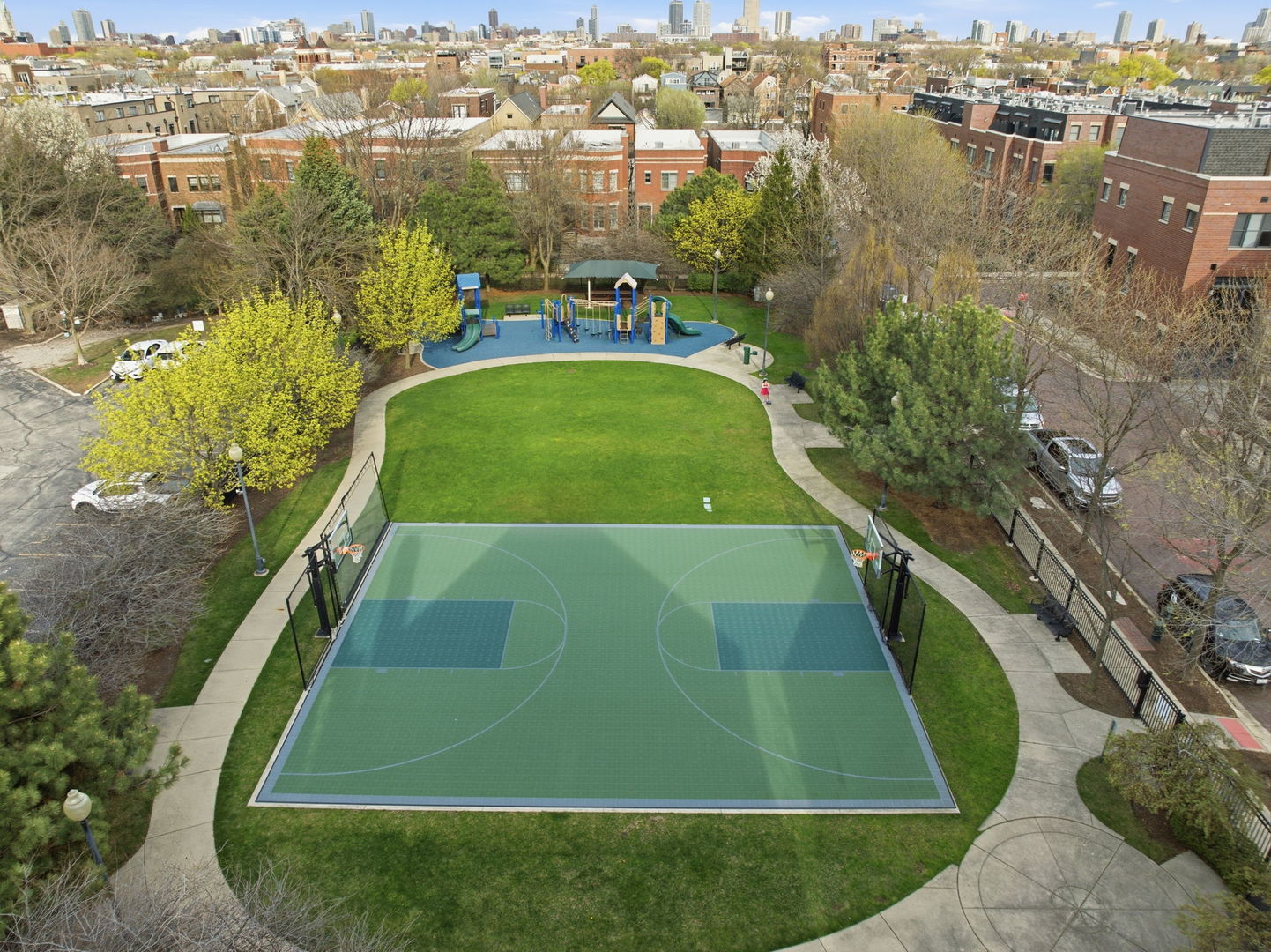 2631 North Hartland Court Chicago IL 60614