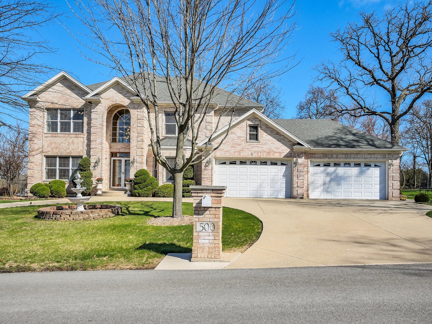 500 East Sherwood Drive Addison IL 60101
