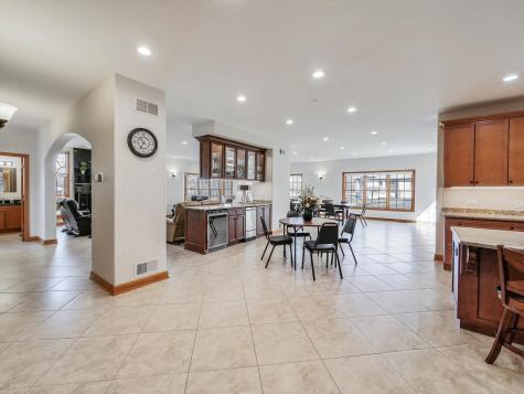 500 East Sherwood Drive Addison IL 60101