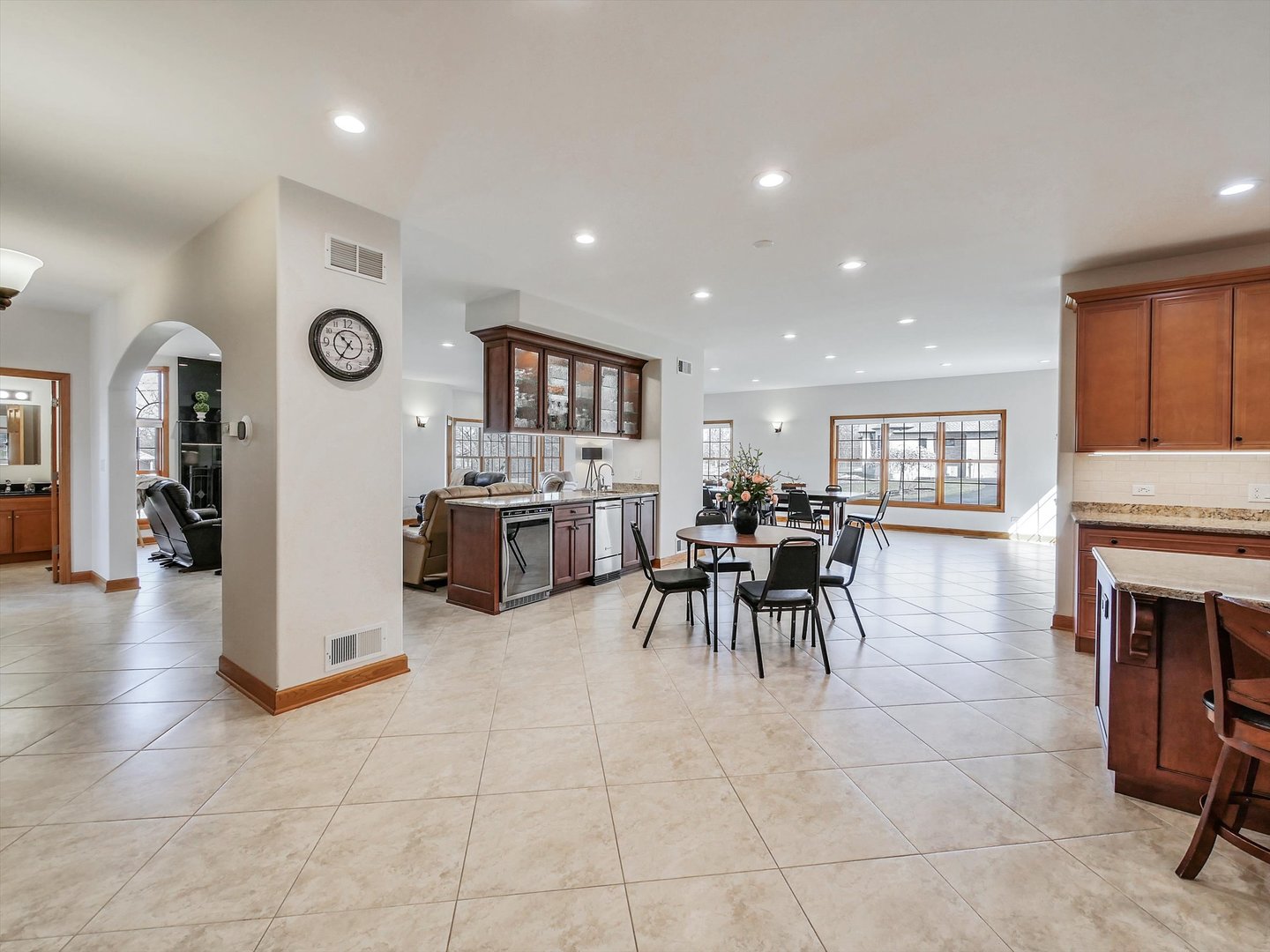 500 East Sherwood Drive Addison IL 60101